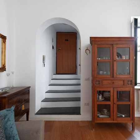 Casa Flo Con Terrazza E Ascensore Салерно Екстериор снимка
