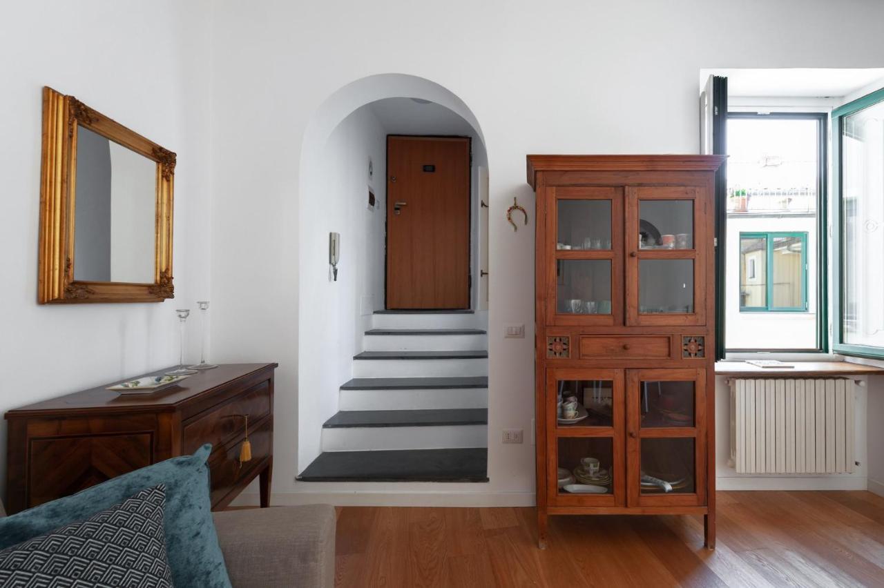 Casa Flo Con Terrazza E Ascensore Салерно Екстериор снимка