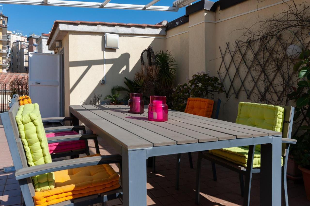 Casa Flo Con Terrazza E Ascensore Салерно Екстериор снимка