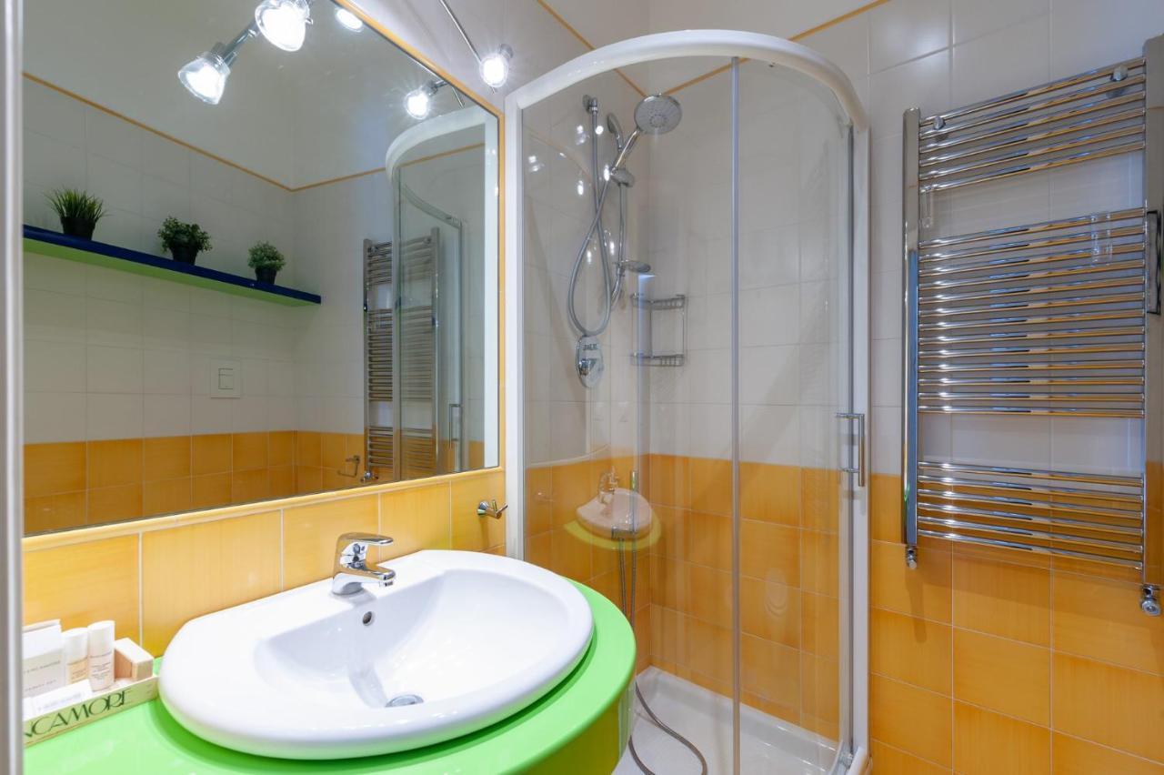 Casa Flo Con Terrazza E Ascensore Салерно Екстериор снимка