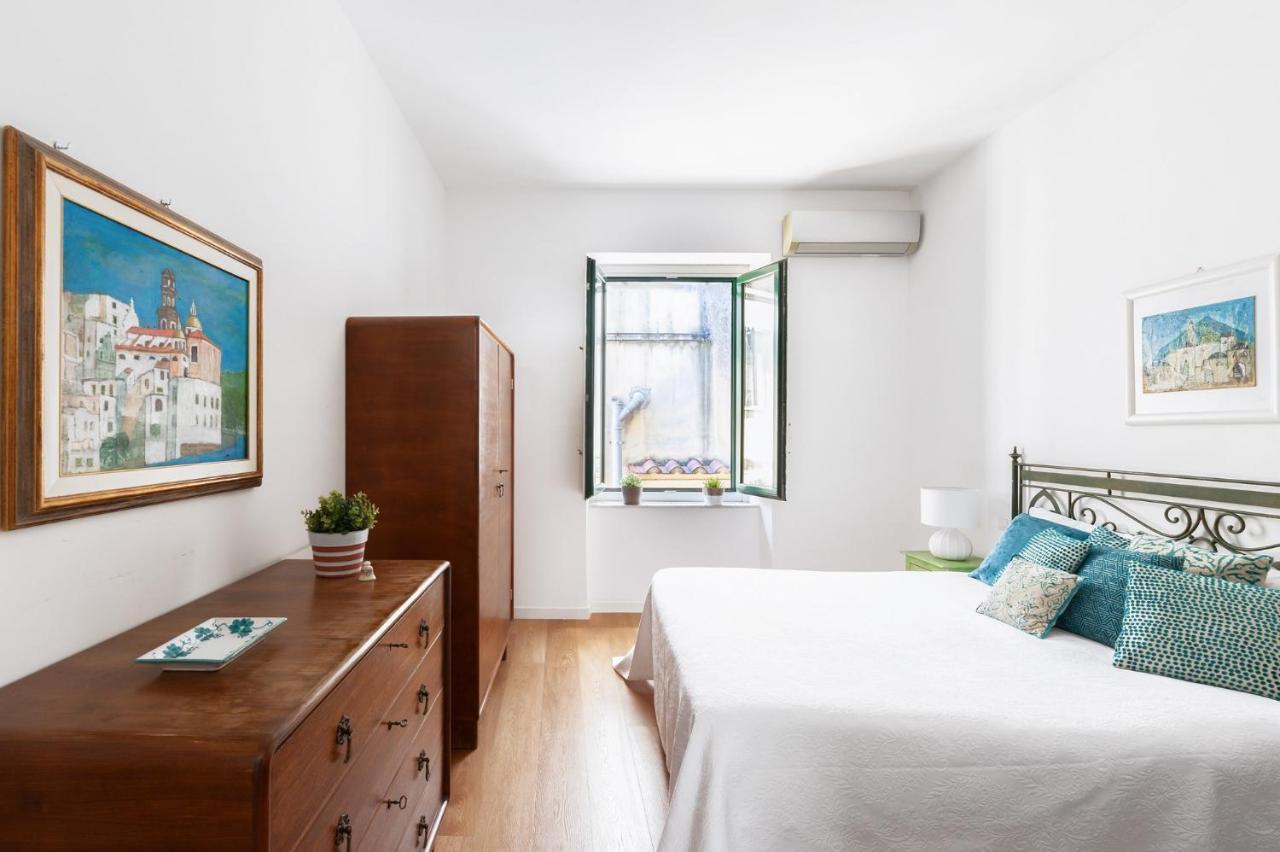Casa Flo Con Terrazza E Ascensore Салерно Екстериор снимка