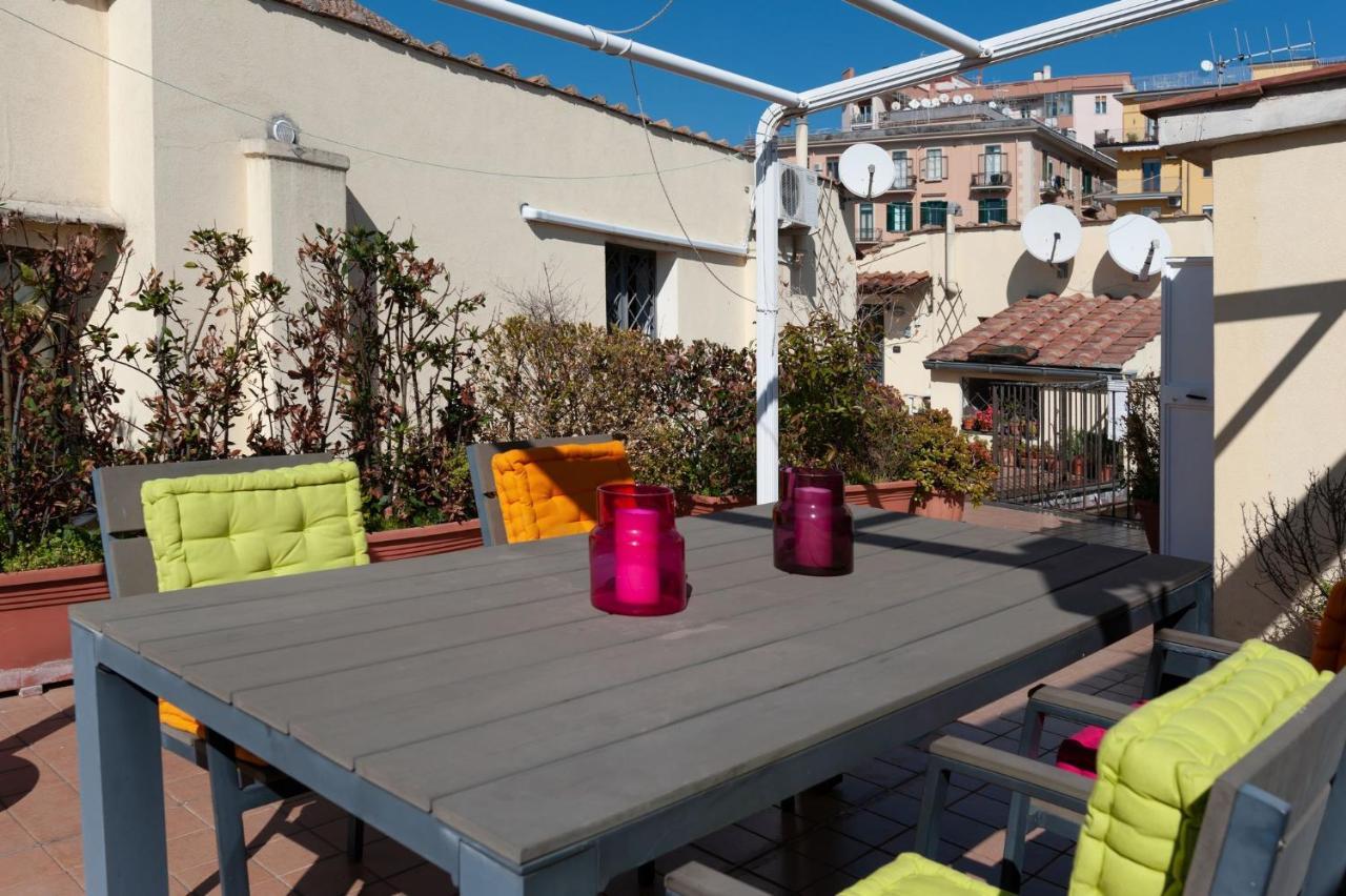 Casa Flo Con Terrazza E Ascensore Салерно Екстериор снимка