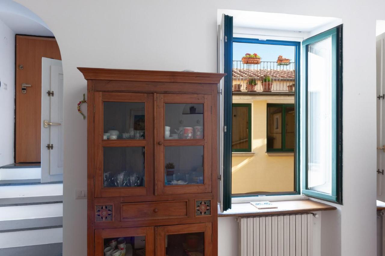 Casa Flo Con Terrazza E Ascensore Салерно Екстериор снимка