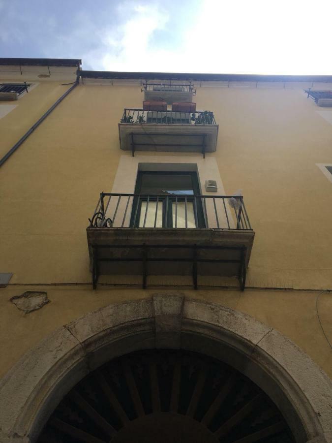 Casa Flo Con Terrazza E Ascensore Салерно Екстериор снимка