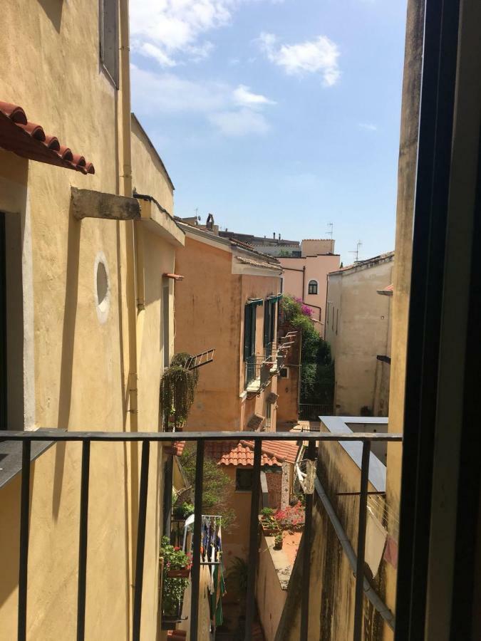 Casa Flo Con Terrazza E Ascensore Салерно Екстериор снимка
